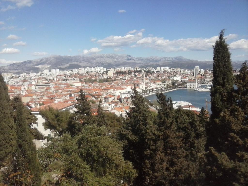 Klara Studio Apartman Split Buitenkant foto