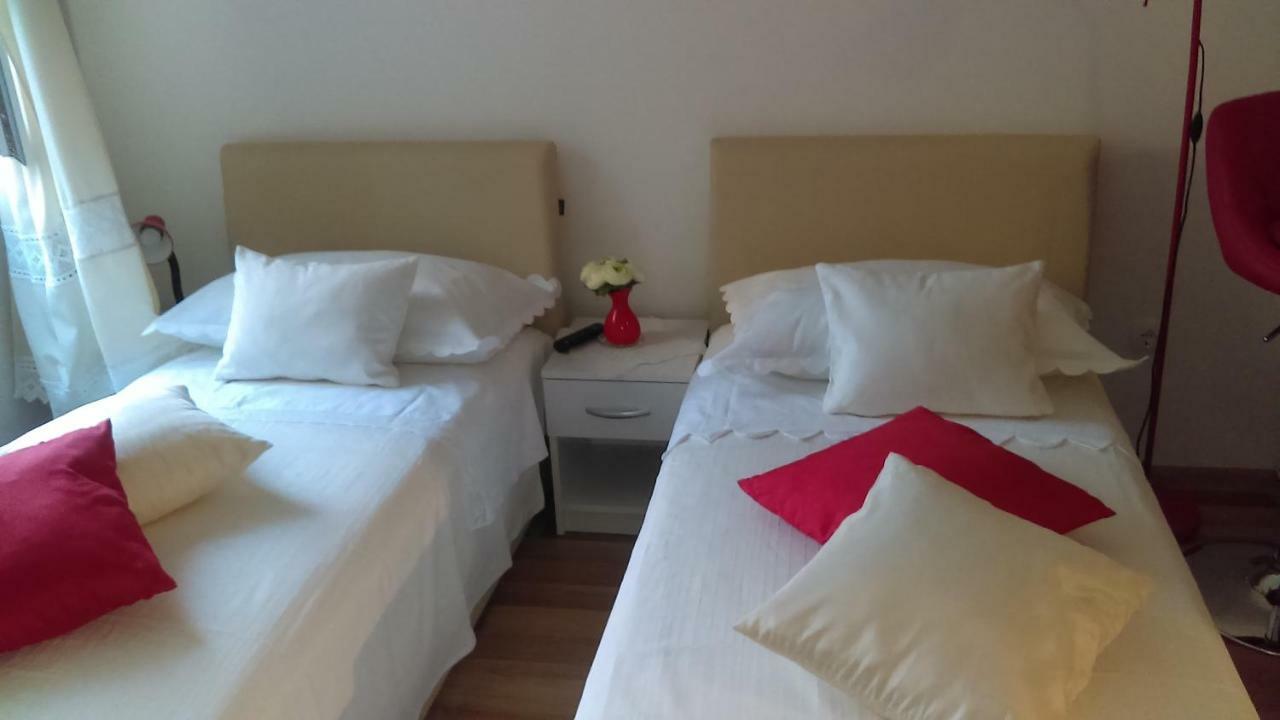 Klara Studio Apartman Split Buitenkant foto